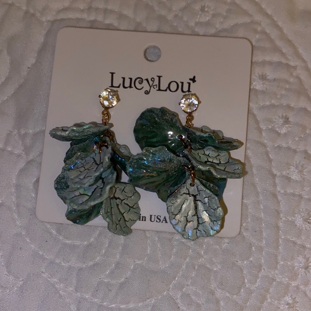 Shell earrings